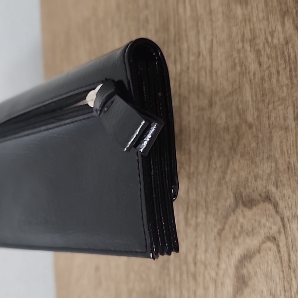 Franklin Covey Black Patent Leather Wallet with Tabs - Picture 11 of 12